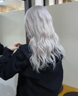 セミロング カラー ハイトーンカラー ⭐️NAZUNAのヘアスタイル