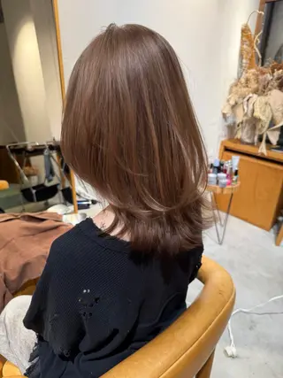 ミディアム yelm所属・🫒オリーブカラー ミディアムレイヤー✨のヘアスタイル