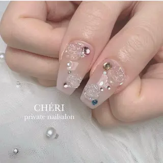 ネイル CHÉRI .のネイルデザイン