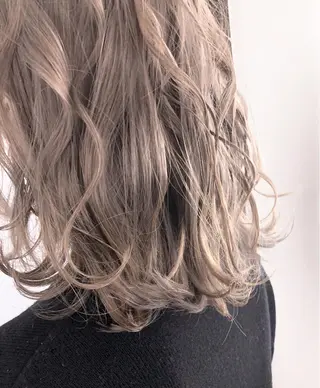ミディアム カラー 小嶋 真滋のヘアスタイル