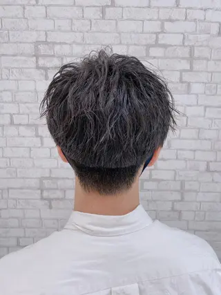 ショート パーマ ヘアアレンジ メンズ ブリーチなし艶カラー 東家のヘアスタイル