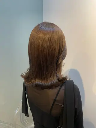 ミディアム 廣岡 采音のヘアスタイル