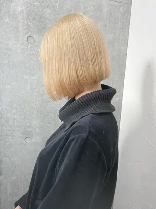 ショート カラー ヘアアレンジ 🌷FUKA🌷 まろやかハイトーンのヘアスタイル