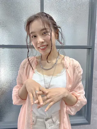 ロング ヘアアレンジ 飯塚 沙衣のヘアスタイル