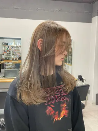 ロング カラー ミルクティーベージュ ❤︎レイヤー　MIAのヘアスタイル