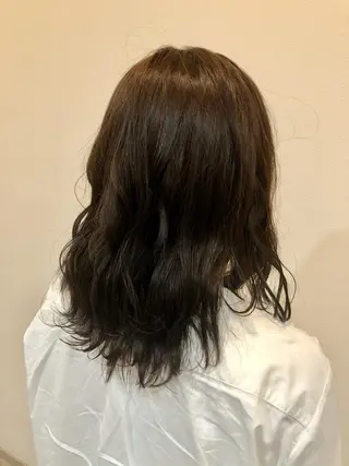 ミディアム カラー 森田 真由のヘアスタイル