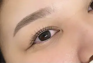 アイブロウ enu大阪梅田店【エヌ】所属・大西 里奈のマツエク・マツパデザイン