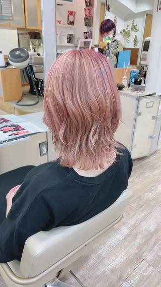 ミディアム カラー Plug所属・薮内 かえでのヘアスタイル