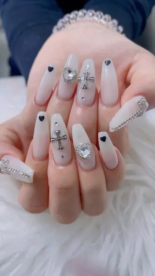 ネイル 菲菲ネイルサロン所属・FF フィフィネイルサロンのネイルデザイン