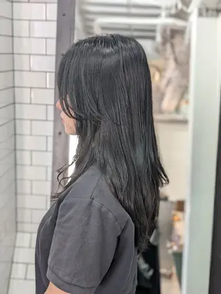 セミロング 紙屋町　legare 🌈山村　麻美　のヘアスタイル