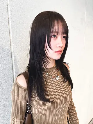 セミロング カラー ハイトーン/ウルフ/ レイヤー/Asukaのヘアスタイル
