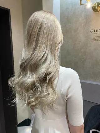 ロング カラー _WHITE 天神店 YUMEKA🐻のヘアスタイル