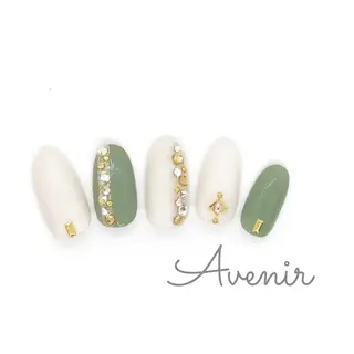 ネイル Avenir 表参道 nail＆eye予約のネイルデザイン