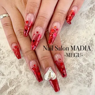 ネイル MADIA藤沢所属・MADIA MEGUのネイルデザイン