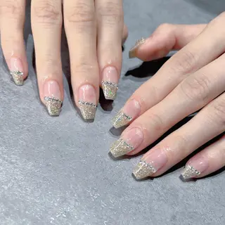 ネイル NEO Beauty Salon所属・𝐍𝐄𝐎 𝐉𝐔𝐑𝐈のネイルデザイン