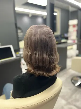 ミディアム white.梅田所属・White梅田  ／ COCOのヘアスタイル