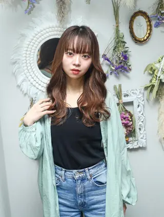 ロング 伊藤 裕貴のヘアスタイル