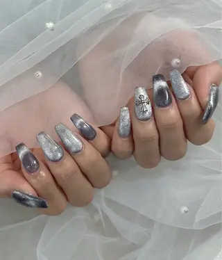 ネイル LAVISH nanamiのネイルデザイン