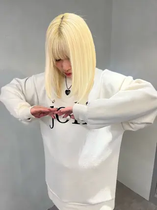 セミロング カラー 🩷Yui🩷 大人可愛い艶カラーのヘアスタイル