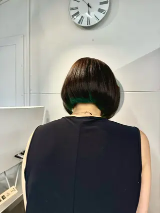 ミディアム INORI|艶カラ ー|フェイスレイヤーのヘアスタイル