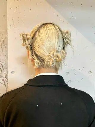 セミロング ヘアアレンジ Then所属・ハイトーン/艶カラー /アレンジ/manaのヘアスタイル