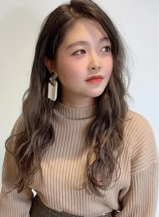 ロング カラー アールバイニーナ所属・R by NINA アールバイニーナのヘアスタイル