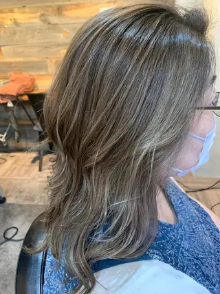 ロング 山本 みきのヘアスタイル