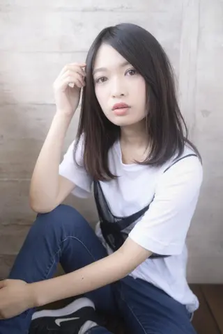 セミロング KAMIGAMI所属・KAMIGAMI SAKAEのヘアスタイル