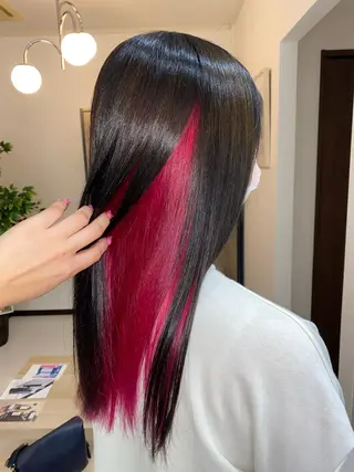 ロング カラー 手塚 麗のヘアスタイル
