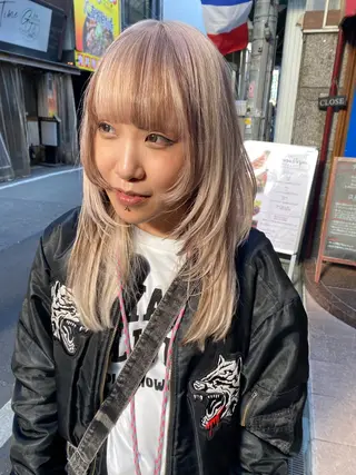 ミディアム givet所属・心斎橋/デザインカラ ー/海外風/ナツミのヘアスタイル