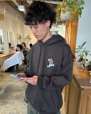 ミディアム パーマ メンズ グランジヘア 無造作ヘアHYUGAのヘアスタイル