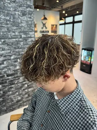 ショート パーマ メンズ men's salon gaudi 高槻店所属・曲がる縮毛矯正/ 波巻きパーマ/川岸のヘアスタイル