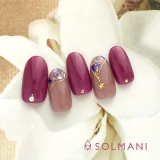ネイル SOLMANI 予約担当のネイルデザイン