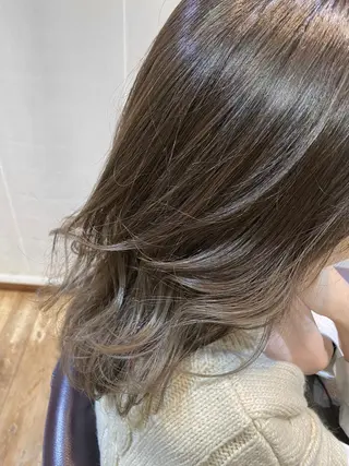 セミロング カラー 本田 静莉奈のヘアスタイル