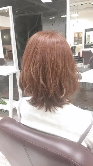 ミディアム カラー Aile所属・酸性ストレート／カラ ー/山下高明のヘアスタイル