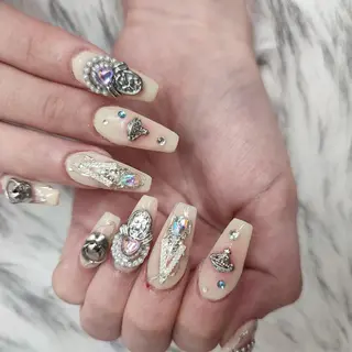 ネイル RUNWAY 　　の眉毛・アイブロウイメージ