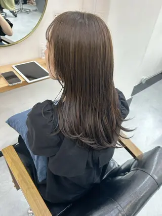 セミロング カラー CARICIA 白木 由里加のヘアスタイル