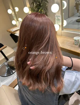 ミディアム カラー ヘアアレンジ 暖色カラー/ブリーチ なしカラー/艶カラーのヘアスタイル