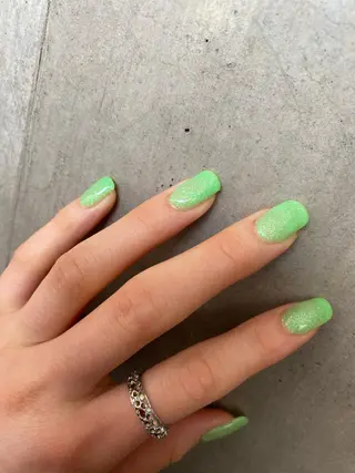 セミロング カラー ネイル viewstokyo所属・mana 暖色カラーカットのヘアスタイル