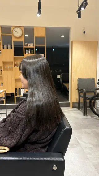 ロング カラー 滑川 吏音のヘアスタイル