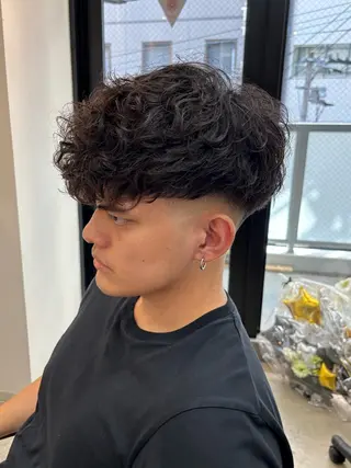 ショート パーマ メンズ 渡 汐音のヘアスタイル