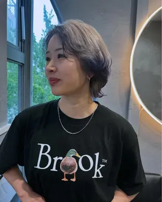 ショート カラー Gisel エリナのヘアスタイル