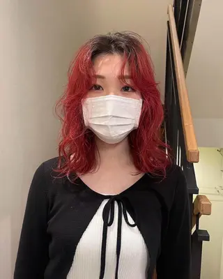 ミディアム hen所属・心斎橋/レイヤー/ ブリーチ/モエのヘアスタイル