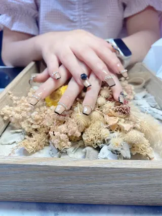 ネイル LEDアイラッシュ ∩_∩アオイのマツエク・マツパデザイン