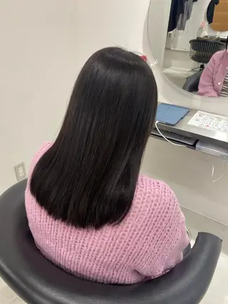 ロング カットモデル／オカダ サラのヘアスタイル