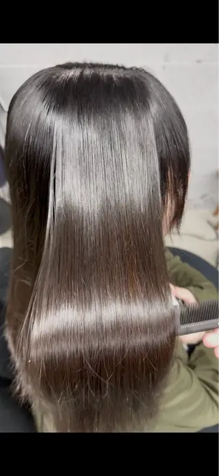 セミロング shu ✨️✨️🌈のヘアスタイル