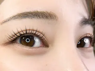 マツエク・マツパ private salon　Emer所属・Emer よしかわの眉毛・アイブロウイメージ