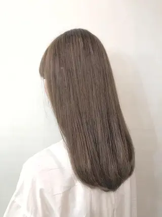 セミロング レイヤー・ブリーチ kiyotoshiのヘアスタイル