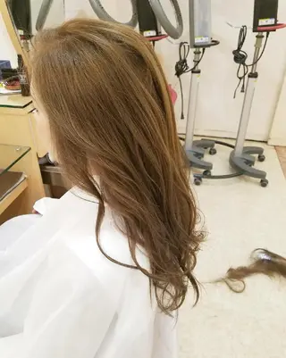 ロング カラー EMANON名古屋所属・美谷添（ミヤゾエ） まどか大人ヘアサロンのヘアスタイル