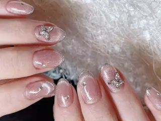 ネイル Rainrain💧 パーツ豊富、やり放題のネイルデザイン